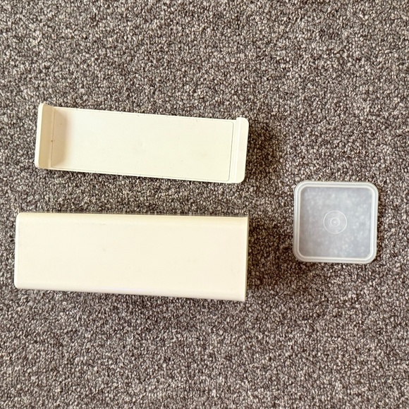 Tupperware Velveeta Cheese Keeper - Picture 3 of 7